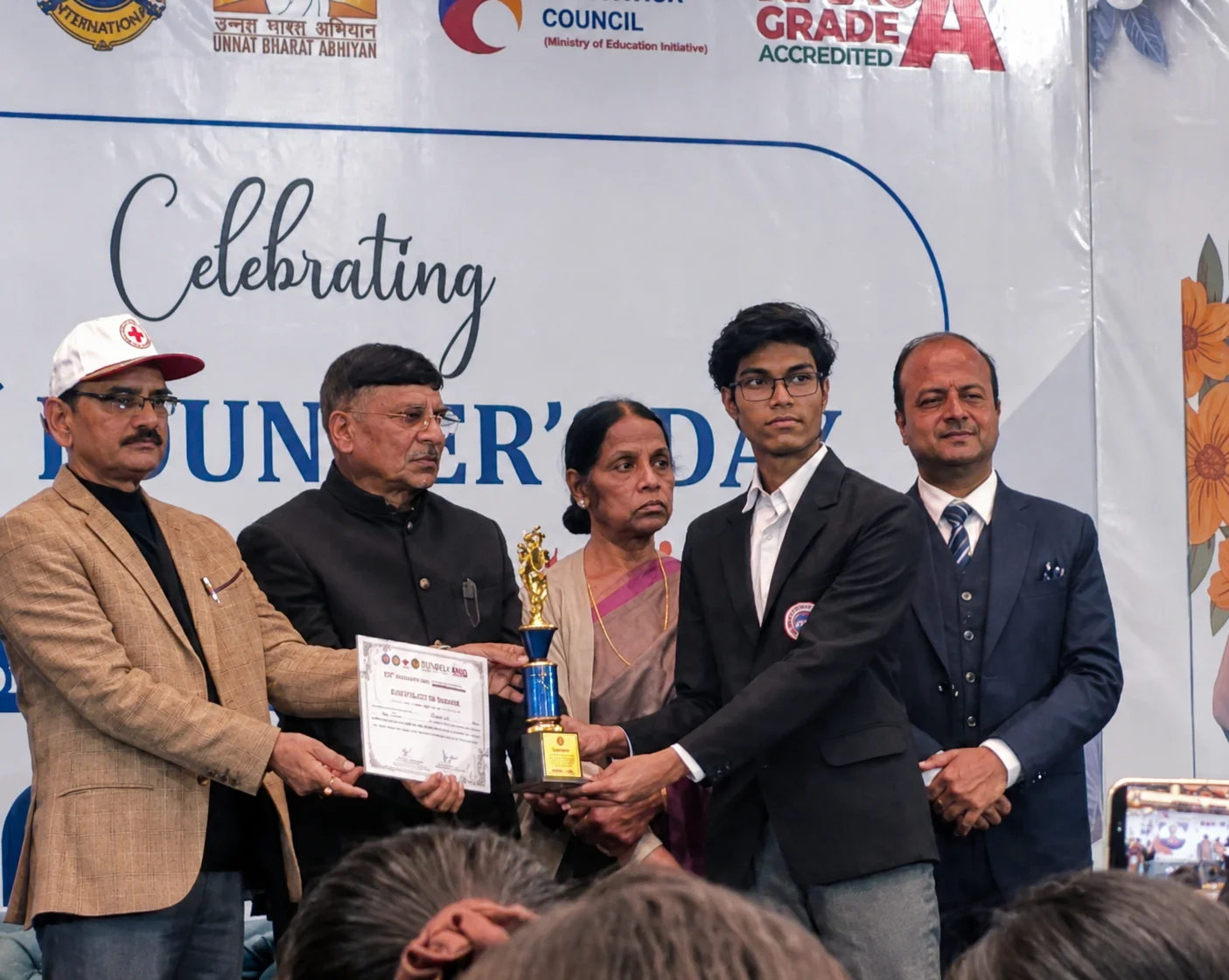 Himanshu Raj - Founders Day Winner Himanshu Raj receiving Founders Day innovation award for AI implementation in business